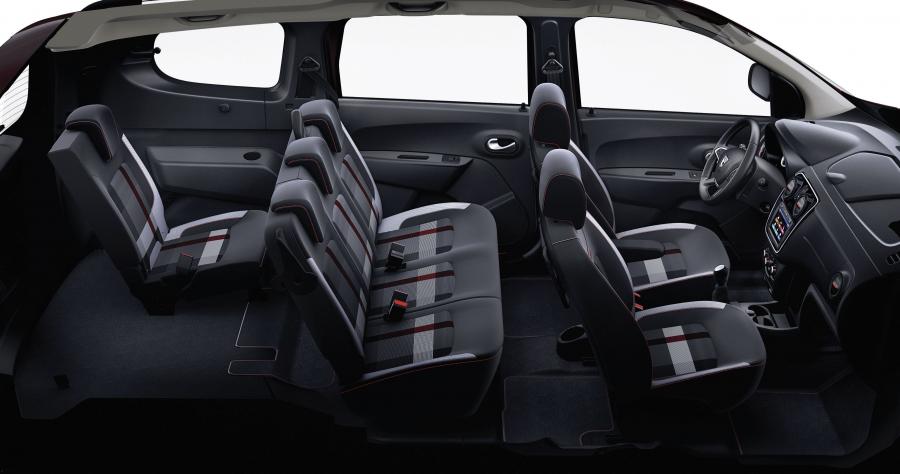 Интерьер Dacia Lodgy Stepway Techroad 2019 года  (фото 5 из 7)
